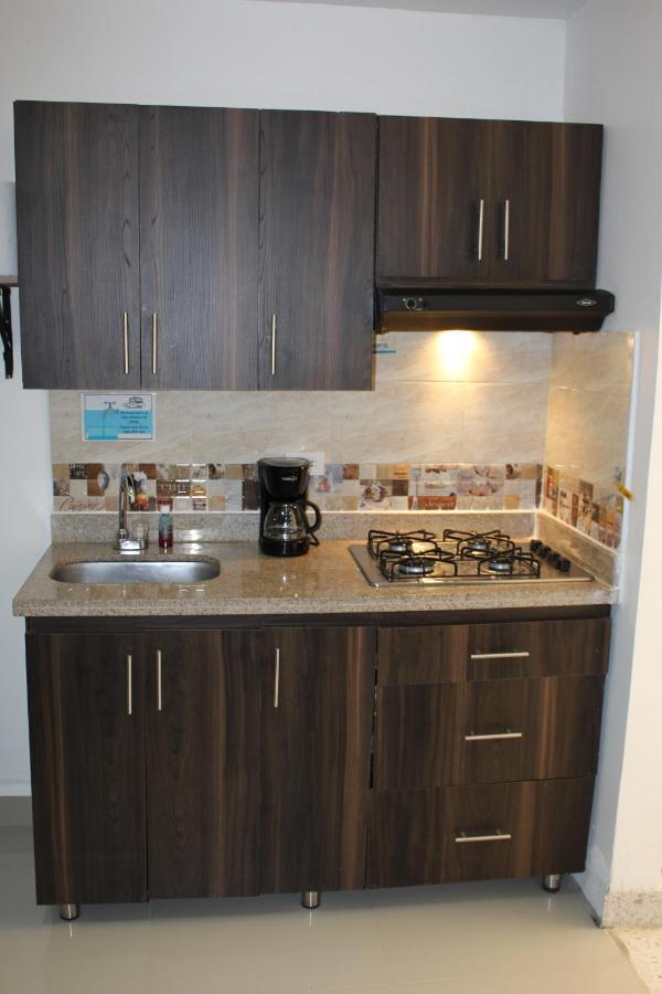 Casa Estadio Medellin ! Apartamentos Renovados En Excelente Ubicacion Laureles Estadio Esterno foto