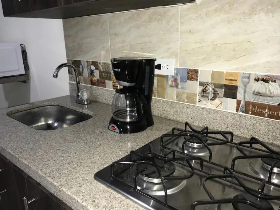 Casa Estadio Medellin ! Apartamentos Renovados En Excelente Ubicacion Laureles Estadio Esterno foto