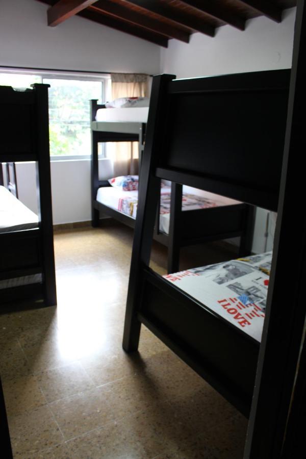 Casa Estadio Medellin ! Apartamentos Renovados En Excelente Ubicacion Laureles Estadio Esterno foto