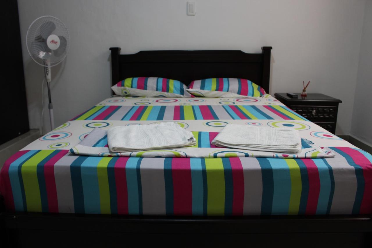 Casa Estadio Medellin ! Apartamentos Renovados En Excelente Ubicacion Laureles Estadio Esterno foto